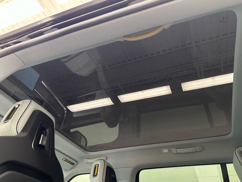 Used 2025 Rivian R1S Adventure AWD/4WD image 38