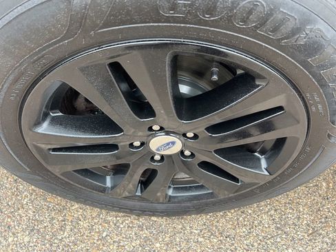 Used 2018 Ford Explorer XLT image 40