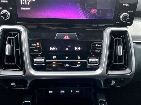 Certified 2023 Kia Sorento S FWD image 32