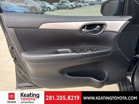 Used 2019 Nissan Sentra S image 9