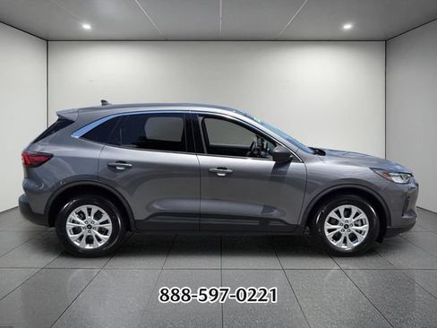 Used 2023 Ford Escape Active FWD image 6