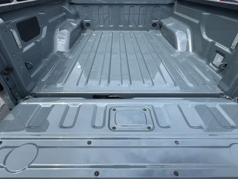 Used 2025 Jeep Gladiator Sport AWD/4WD image 18