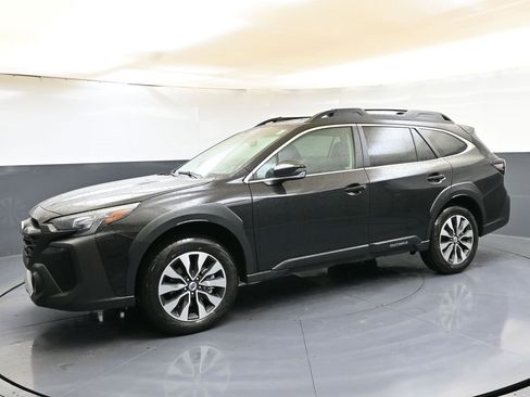 Used 2025 Subaru Outback Limited image 2