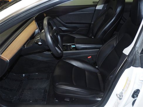 Used 2020 Tesla Model 3 Standard Range Plus image 6