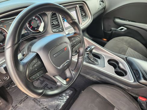 Used 2022 Dodge Challenger GT image 27