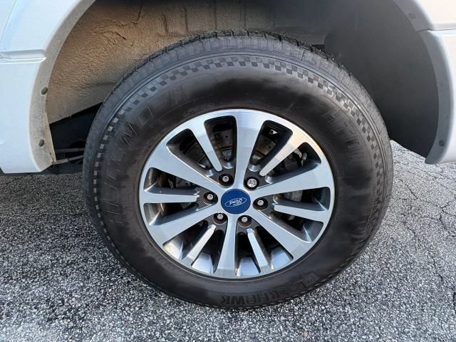 Used 2017 Ford Expedition EL XLT w/ Equipment Group 202A RWD image 10