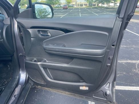Used 2017 Honda Pilot Touring image 18