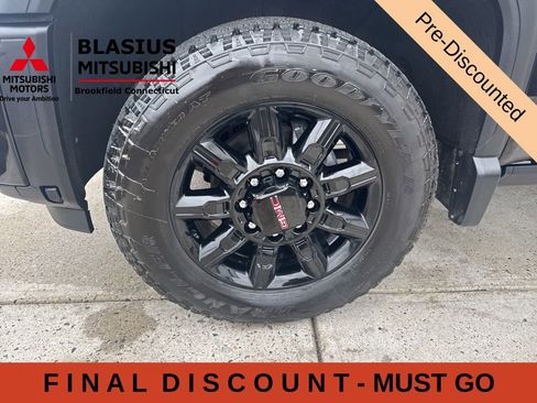 Used 2025 GMC Sierra 2500 AT4 w/ AT4 Premium Plus Package AWD/4WD image 4