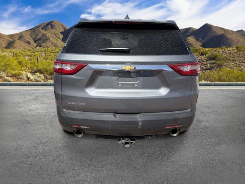 Used 2018 Chevrolet Traverse LS FWD image 4