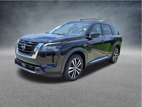 Used 2025 Nissan Pathfinder Platinum w/ Cargo Package FWD image 3