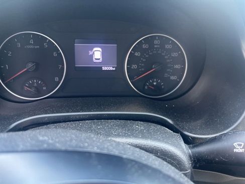 Used 2021 Kia Seltos LX image 3