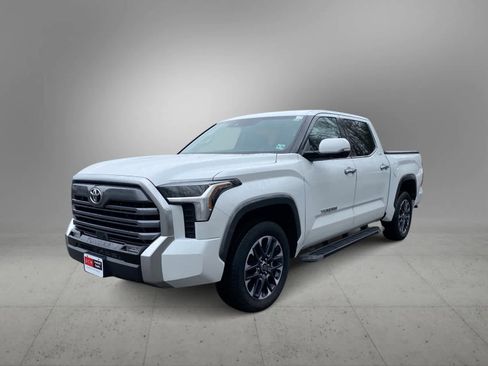 Used 2023 Toyota Tundra Limited w/ Power Package image 9