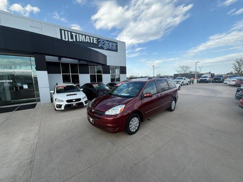 Used 2005 Toyota Sienna LE FWD image 2