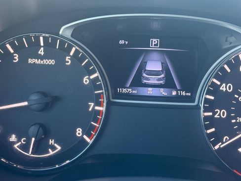 Used 2019 Nissan Pathfinder SL FWD image 30