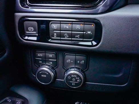 New 2026 GMC Yukon XL AT4 w/ AT4 Premium Package AWD/4WD image 14