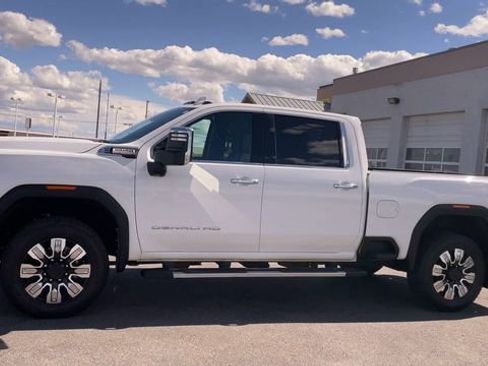 Used 2025 GMC Sierra 3500 Denali w/ Denali Reserve Package AWD/4WD image 6