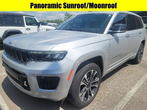 Used 2021 Jeep Grand Cherokee L Overland w/ Luxury Tech Group IV AWD/4WD image 4