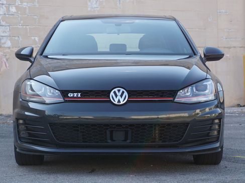 Used 2015 Volkswagen GTI SE FWD image 2