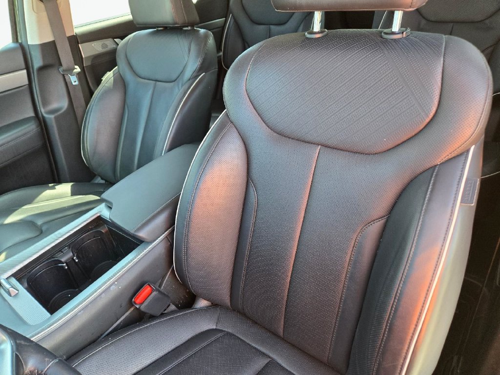 Used 2023 Hyundai Palisade SEL w/ Premium Package FWD image 16