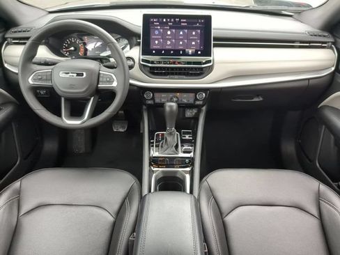 Used 2025 Jeep Compass Limited AWD/4WD image 14