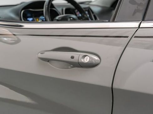 Used 2020 Jeep Cherokee Latitude Plus w/ Comfort/Convenience Group image 34