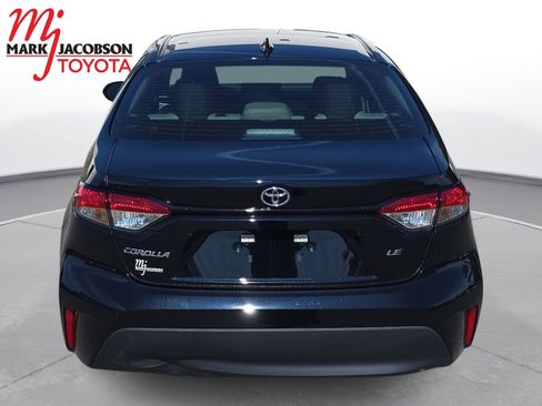 Used 2025 Toyota Corolla LE FWD image 6