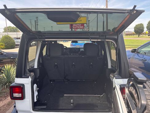Used 2025 Jeep Wrangler Unlimited Sport AWD/4WD image 30