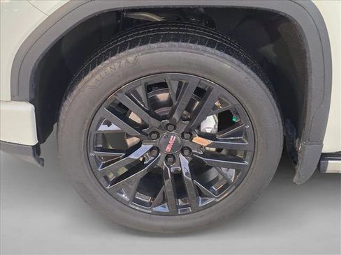 Used 2022 GMC Sierra 1500 Denali RWD image 5