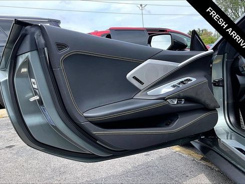 Used 2022 Chevrolet Corvette Stingray Premium Conv w/ Z51 Performance Package RWD image 18