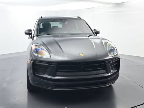 Certified 2026 Porsche Macan AWD/4WD image 18
