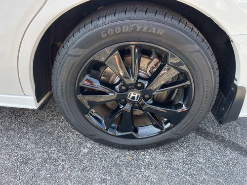 Used 2024 Honda Odyssey Sport image 7