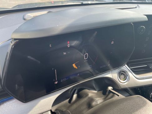 Used 2025 Chevrolet Trax LT w/ LT Convenience Package image 35