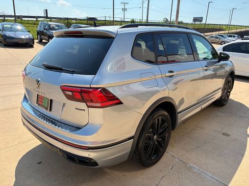 Used 2022 Volkswagen Tiguan SE R-Line image 5