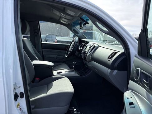 Used 2013 Toyota Tacoma 4x4 Access Cab V6 w/ SR5 Pkg image 27