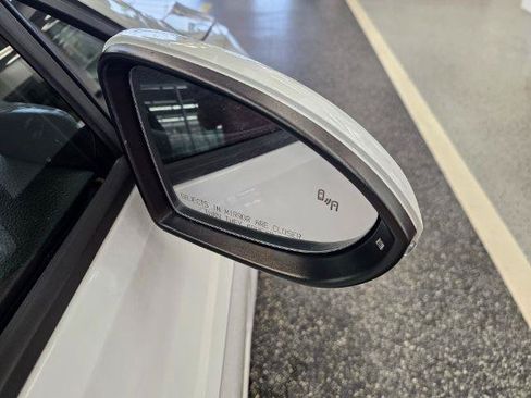 Used 2019 Volkswagen Golf S FWD image 35