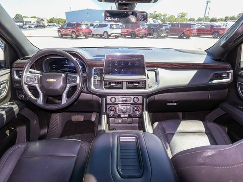 Used 2022 Chevrolet Tahoe LT w/ LT Signature Plus Package AWD/4WD image 16