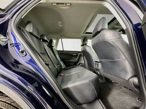 Certified 2021 Toyota RAV4 XLE Premium AWD/4WD image 28