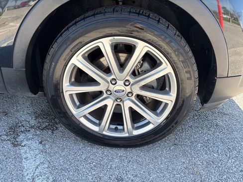 Used 2017 Ford Explorer Limited image 37