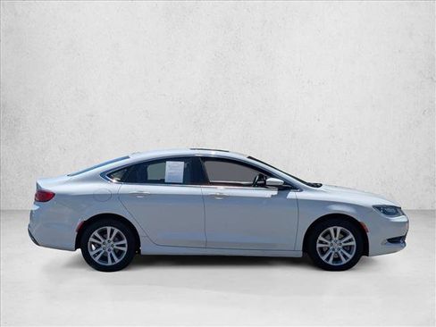 Used 2016 Chrysler 200 Limited w/ Anniversary Edition FWD image 4