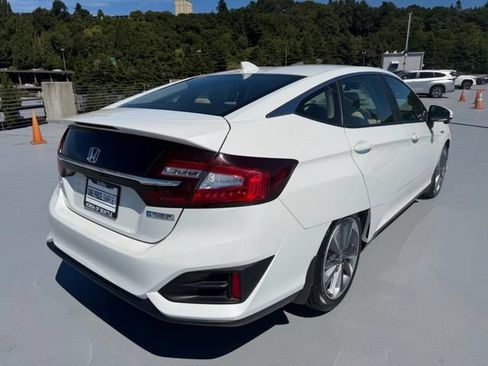 Used 2018 Honda Clarity Plug-In Hybrid image 3