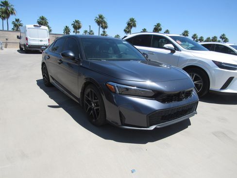 Used 2025 Honda Civic Sport image 2