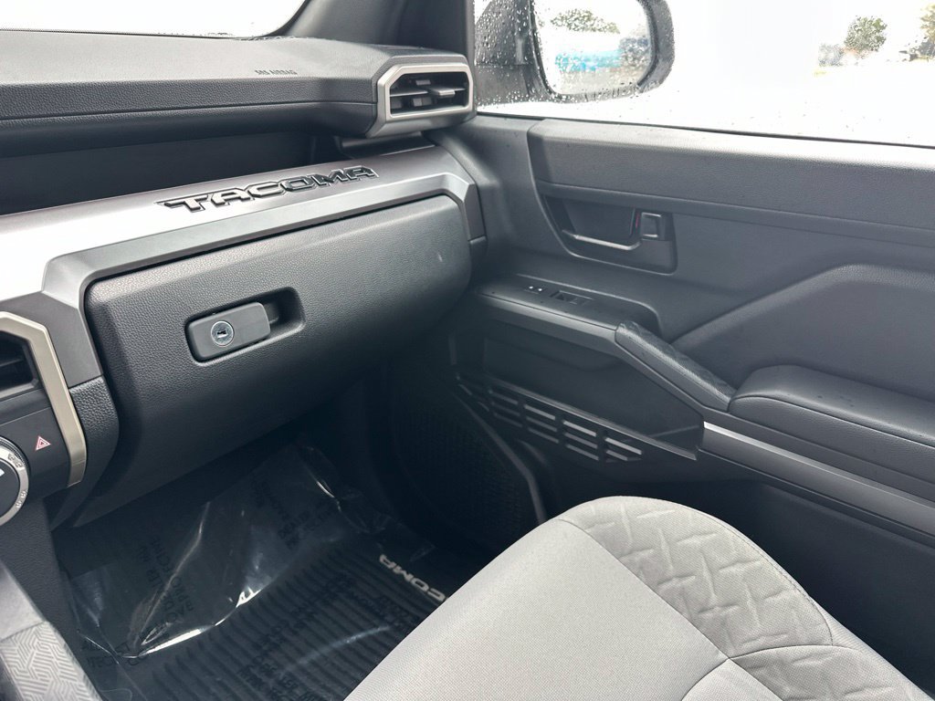 Used 2025 Toyota Tacoma SR5 AWD/4WD image 50