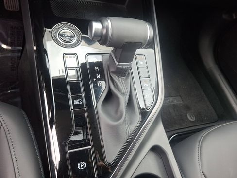 Used 2023 Kia Niro EX image 22