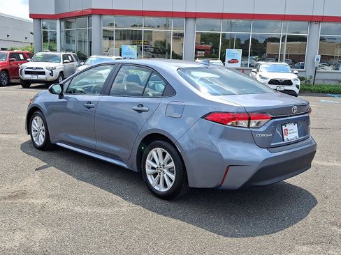 Used 2025 Toyota Corolla LE FWD image 5