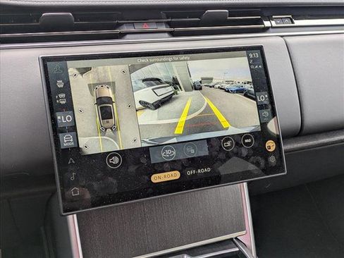 New 2025 Land Rover Range Rover SE image 13