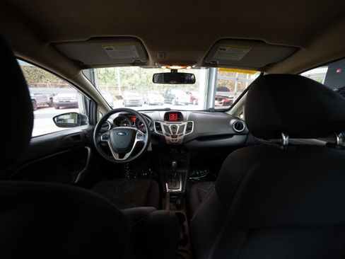Used 2012 Ford Fiesta SE image 19