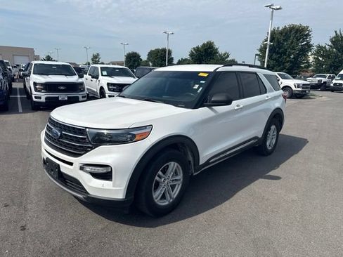 Used 2021 Ford Explorer XLT w/ Equipment Group 202A AWD/4WD image 3
