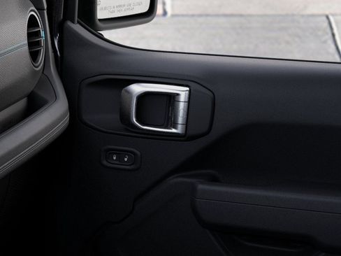 New 2025 Jeep Wrangler Rubicon w/ Convenience Group image 25