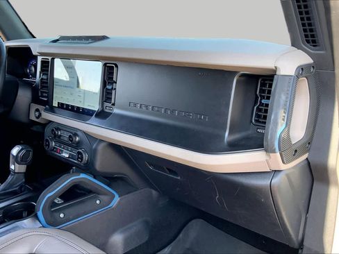 Used 2023 Ford Bronco Wildtrak AWD/4WD image 19