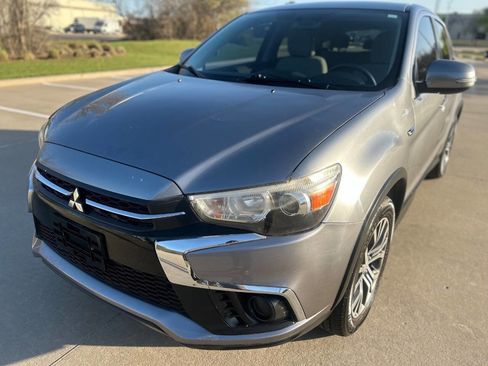 Used 2018 Mitsubishi Outlander Sport ES image 2